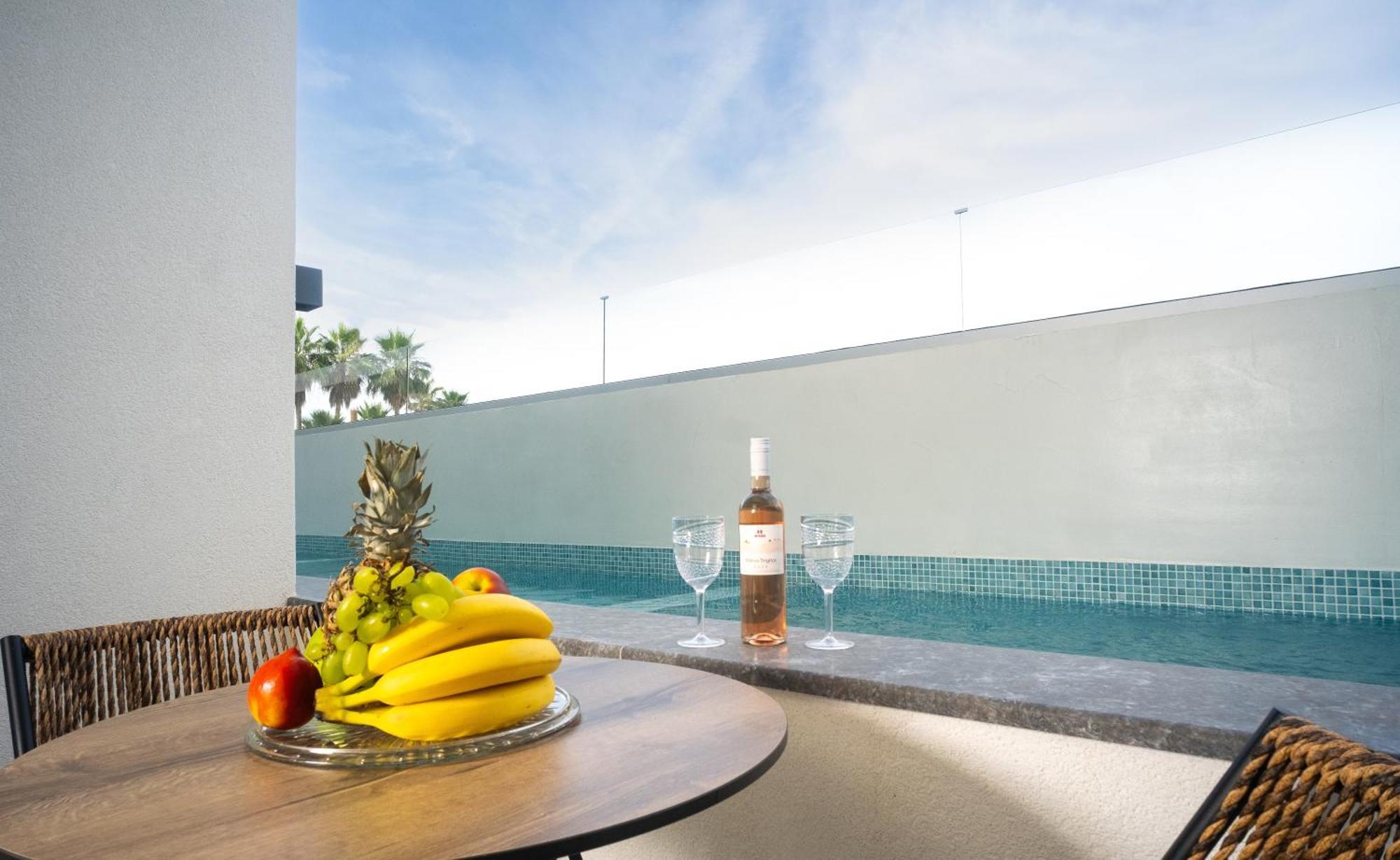 Апарт отель Luminous Luxury Living Kallithea  Экстерьер фото