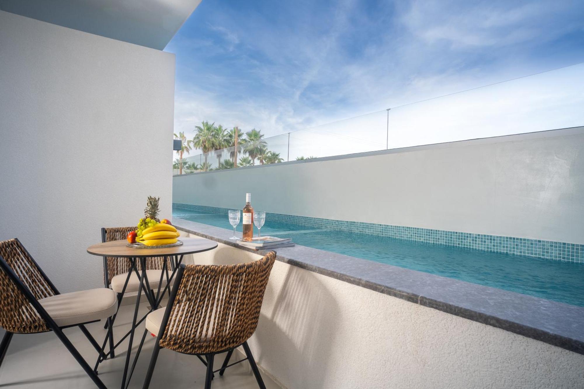 Апарт отель Luminous Luxury Living Kallithea  Экстерьер фото