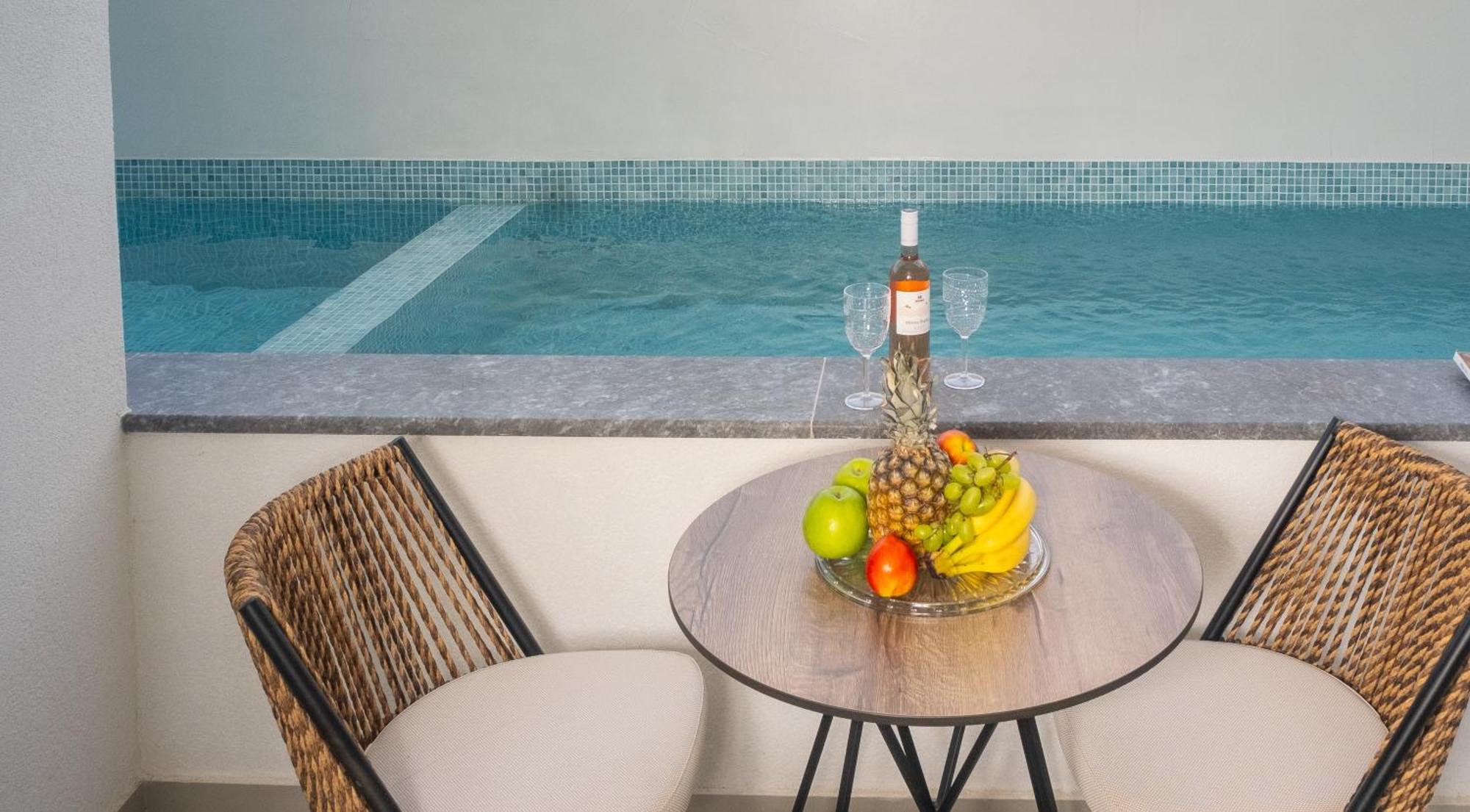 Апарт отель Luminous Luxury Living Kallithea  Экстерьер фото