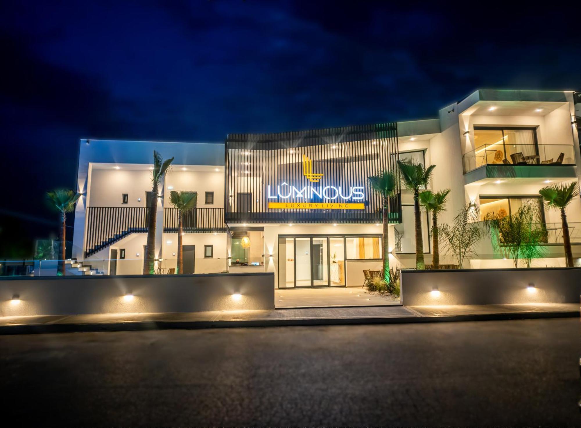 Апарт отель Luminous Luxury Living Kallithea  Экстерьер фото