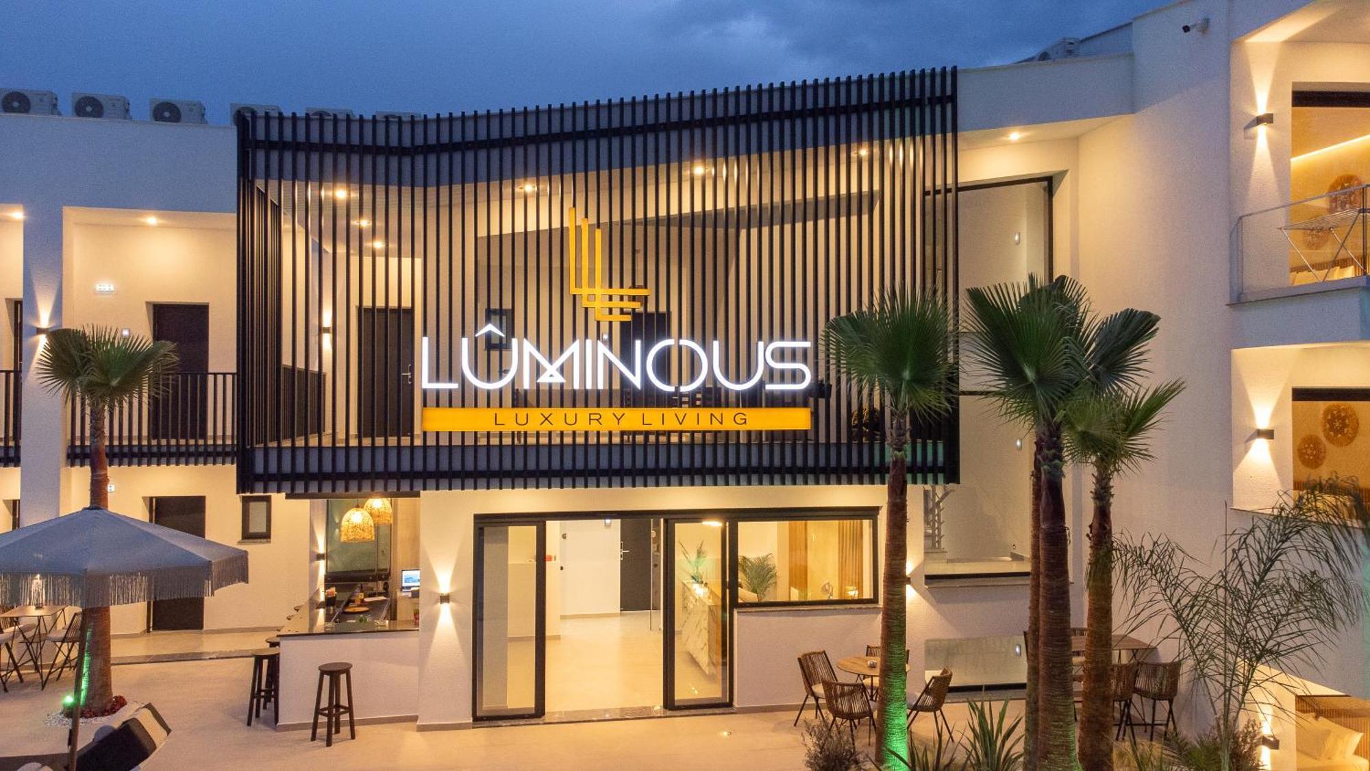 Апарт отель Luminous Luxury Living Kallithea  Экстерьер фото