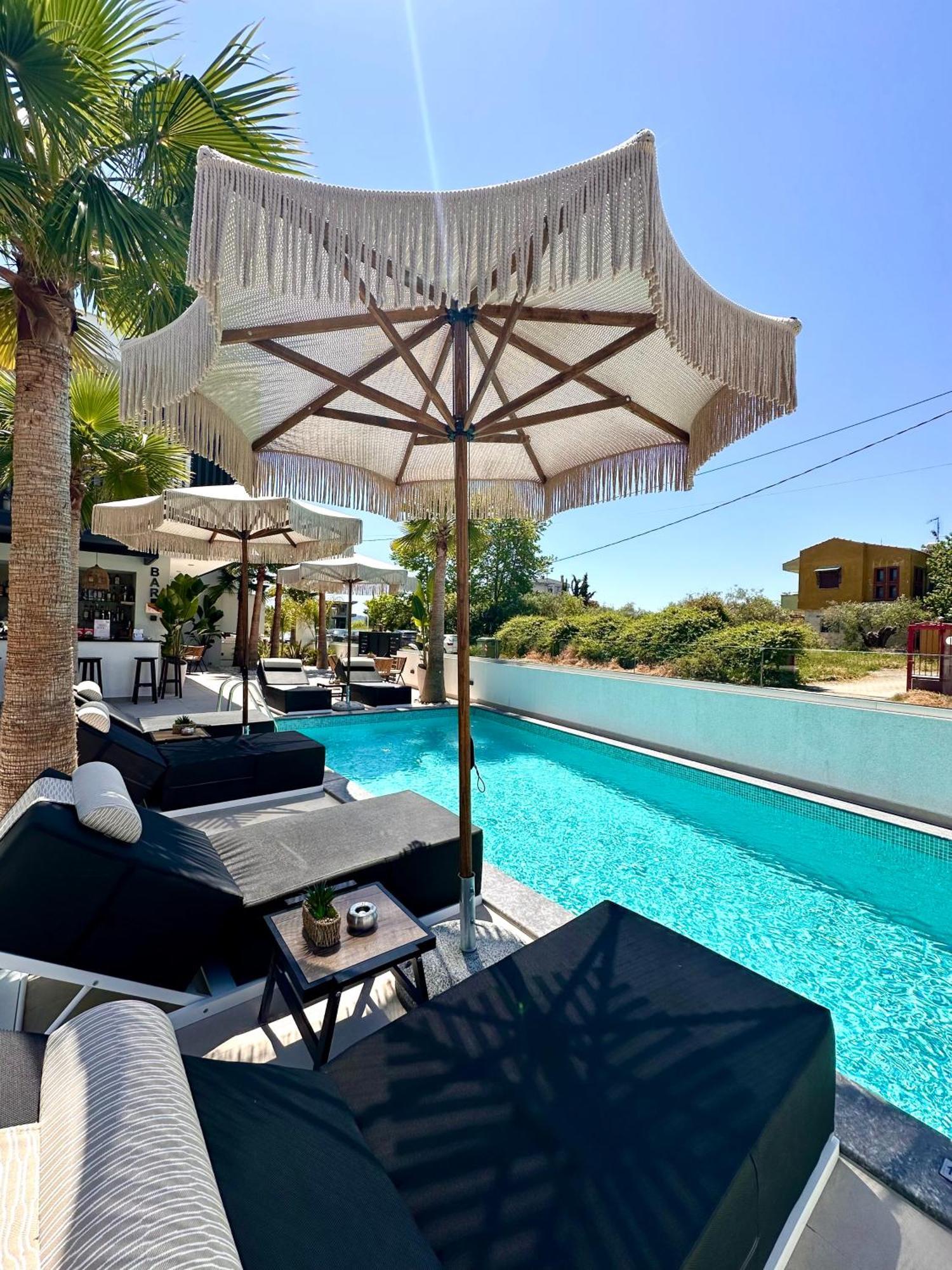 Апарт отель Luminous Luxury Living Kallithea  Экстерьер фото